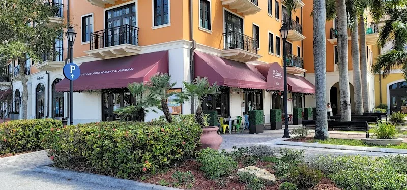 La Famiglia Italian Restaurant & Pizzeria