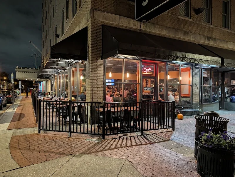 High Street Pizza & Pour House